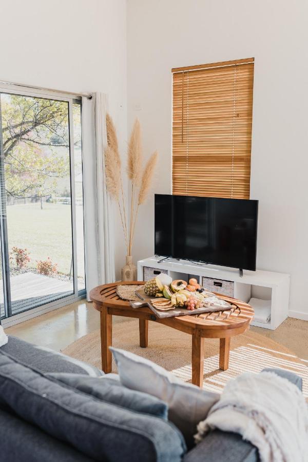 Апартаменты S T U D I O 22 Peaceful Retreat With Garden Views Порт-Линкольн Экстерьер фото